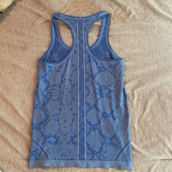 LULU LEMON blue tank-top - Picture 2 of 2